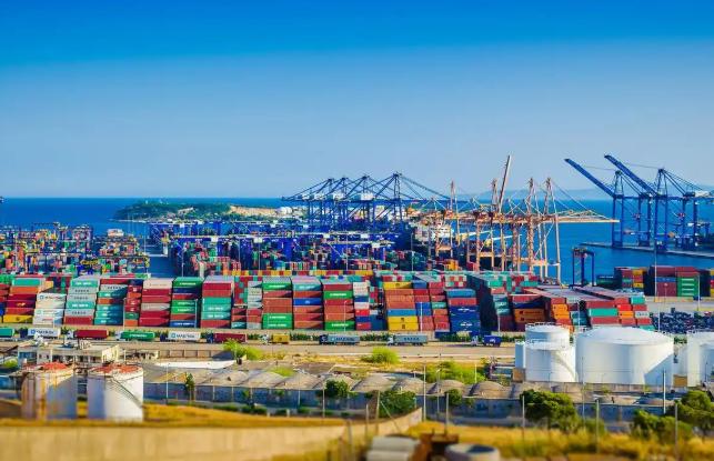 传统国际贸易的特点有哪些 国际贸易的特点及分类解析