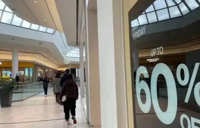 2025年加拿大电商支出下滑 零售总额增长 呈现明显分化