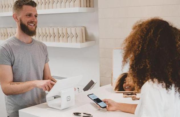 Shopify调整AI电商策略 ChatGPT只做导购部分