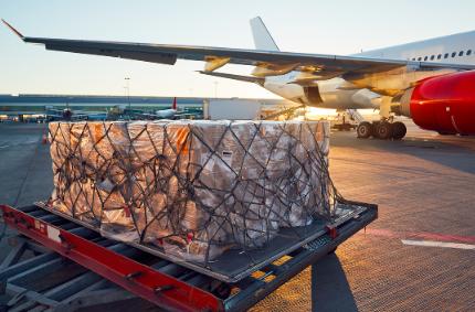 跨境运输空运直飞和中转的区别 直飞与转机航线对比全解析